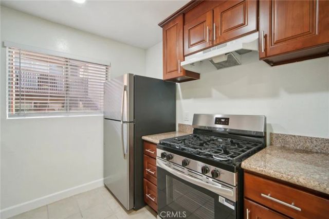 1044 Cabrillo Park Dr B, Santa Ana, CA 92701