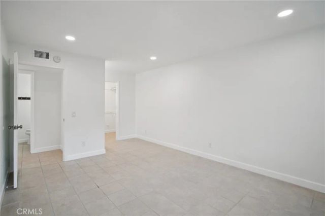 1044 Cabrillo Park Dr B, Santa Ana, CA 92701