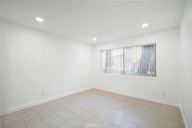 1044 Cabrillo Park Dr B, Santa Ana, CA 92701