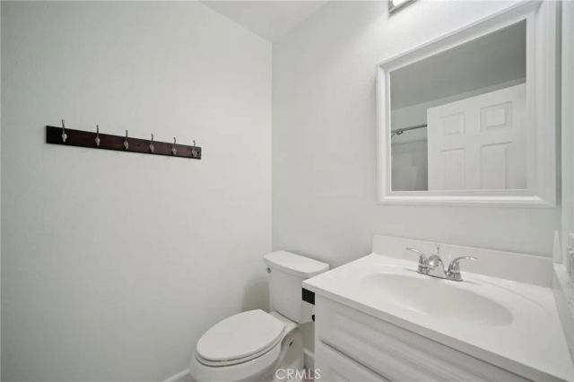 1044 Cabrillo Park Dr B, Santa Ana, CA 92701