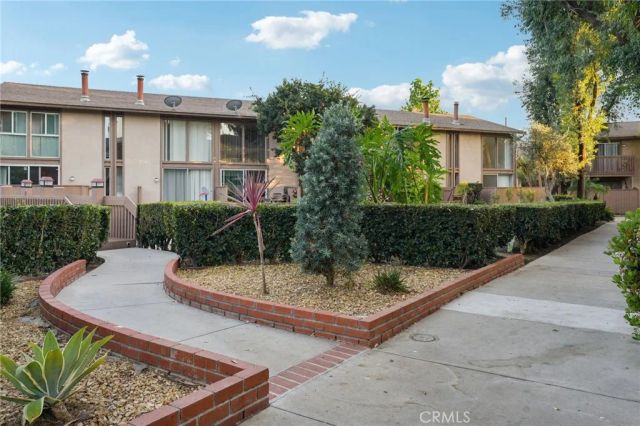 1044 Cabrillo Park Dr B, Santa Ana, CA 92701
