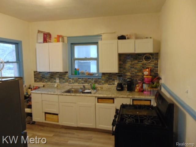 3015 Van Dyke Street, Detroit, MI 48214