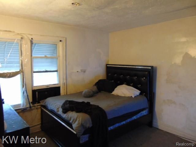 3015 Van Dyke Street, Detroit, MI 48214