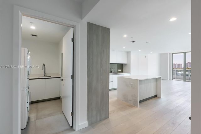 9201 E Bay Harbor Drive 603, Bay Harbor Islands, FL 33154