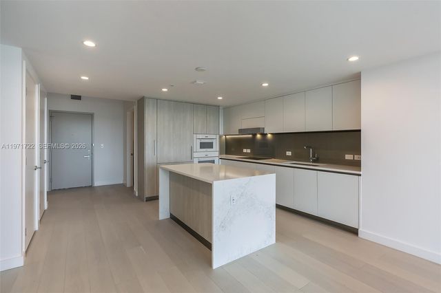 9201 E Bay Harbor Drive 603, Bay Harbor Islands, FL 33154