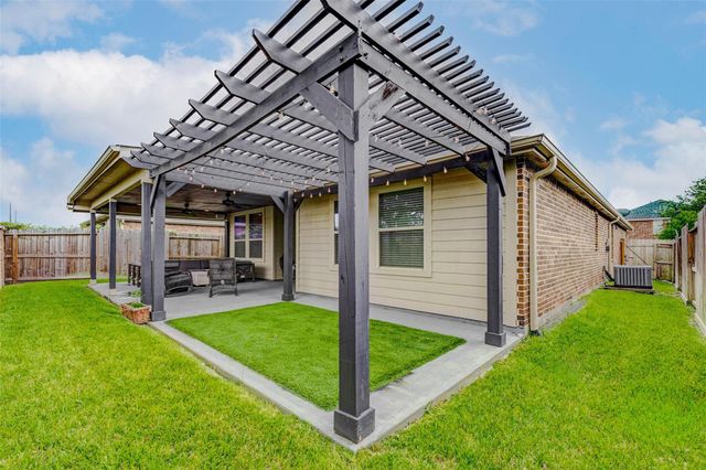 8319 Silent Deep Drive, Rosenberg, TX 77469