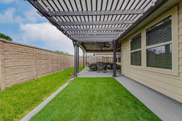 8319 Silent Deep Drive, Rosenberg, TX 77469