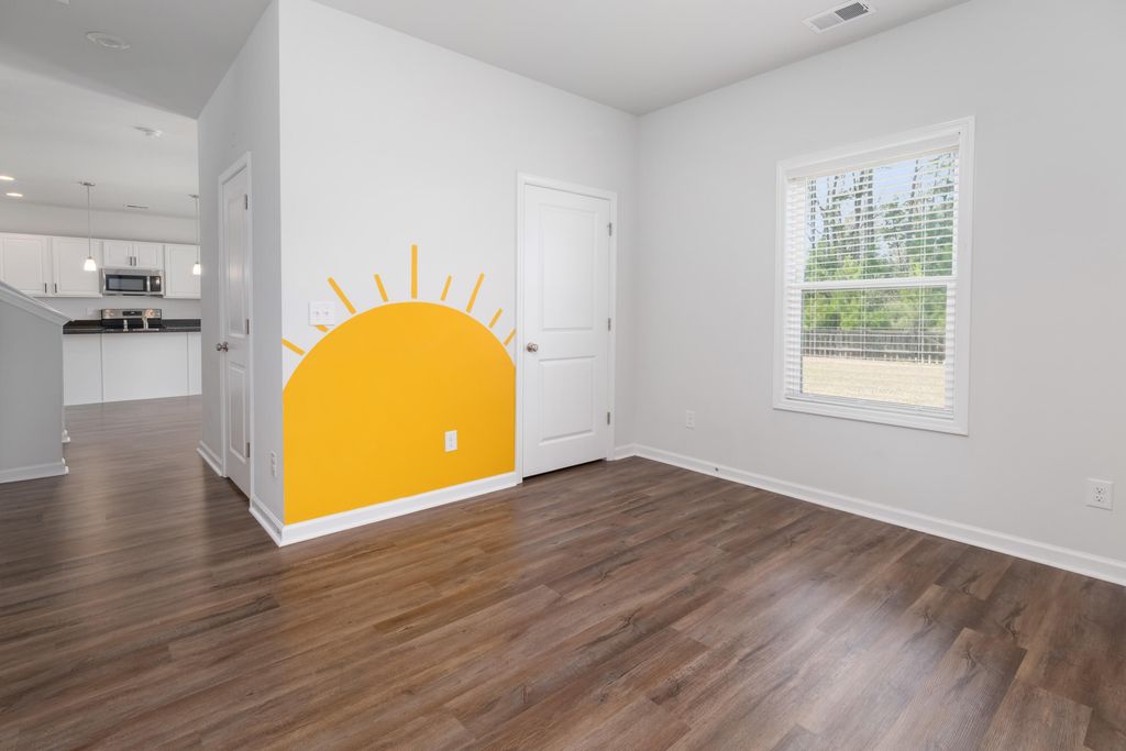 Image 10 of property listing at 173 Clydesdale Circle, Summerville, SC 29486