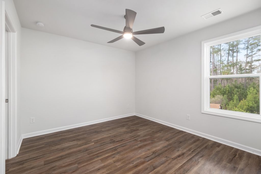 Image 21 of property listing at 173 Clydesdale Circle, Summerville, SC 29486