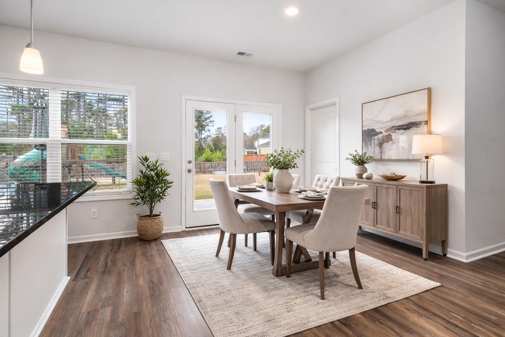 Image 7 of property listing at 173 Clydesdale Circle, Summerville, SC 29486