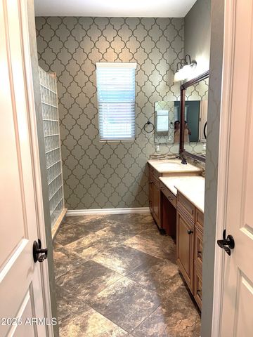 2543 E Penedes Drive, Gilbert, AZ 85298