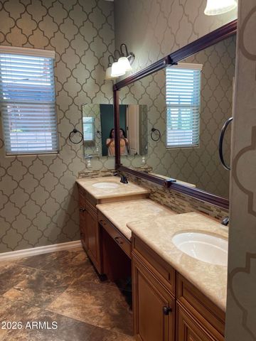 2543 E Penedes Drive, Gilbert, AZ 85298