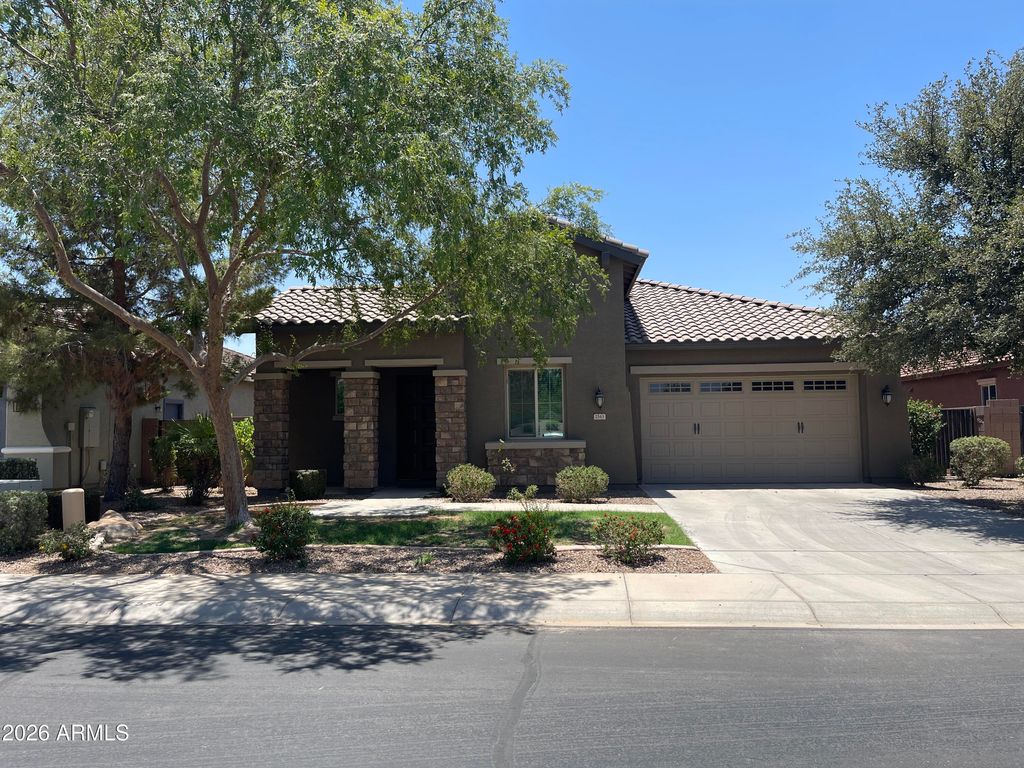 2543 E Penedes Drive, Gilbert, AZ 85298