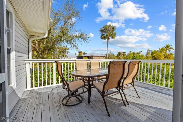 5425 Marina DR, Bokeelia, FL 33922