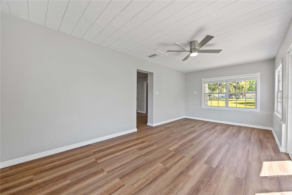 Image 18 of property listing at 1432 BANANA ROAD, Lakeland, FL 33810