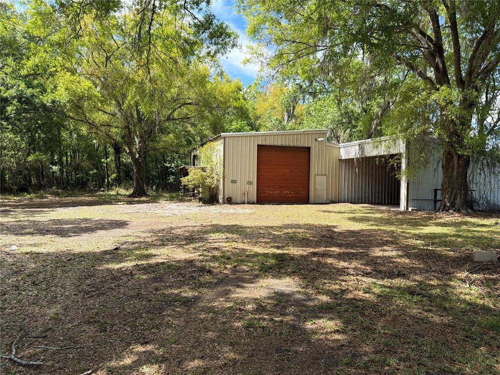 Image 30 of property listing at 1432 BANANA ROAD, Lakeland, FL 33810