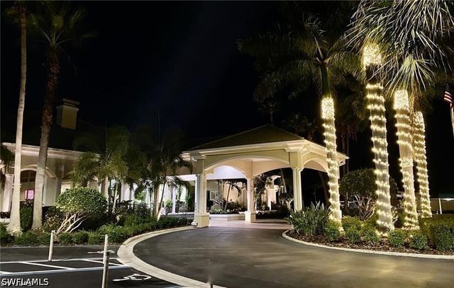 2770 Cypress Trace CIR 2423A, Naples, FL 34119