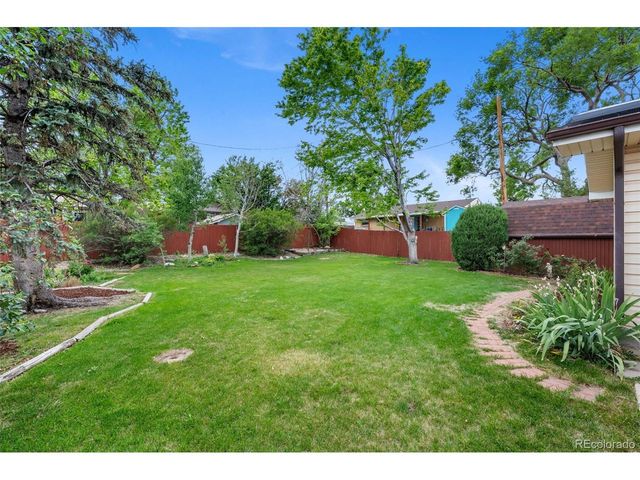10 Joan Dr, Denver, CO 80221