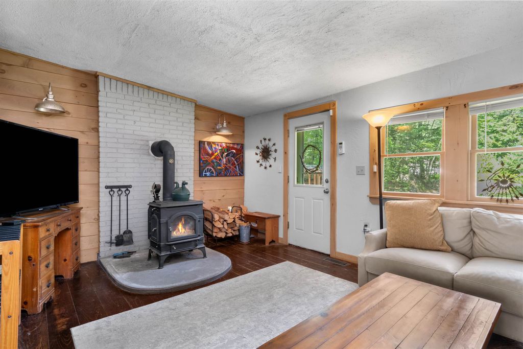 62 Castle Rock Road, Barrington, NH 03825