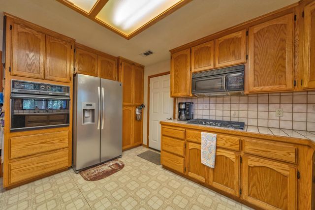 3024 Rampart Ct, Pollock Pines, CA 95726