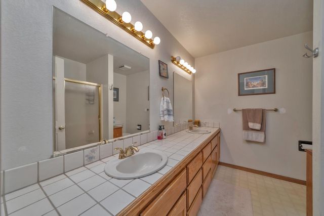 3024 Rampart Ct, Pollock Pines, CA 95726