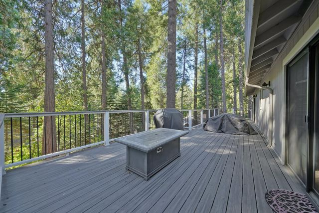 3024 Rampart Ct, Pollock Pines, CA 95726