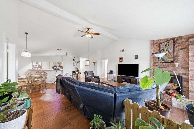 411 Forest Hills Drive, League City, TX 77573