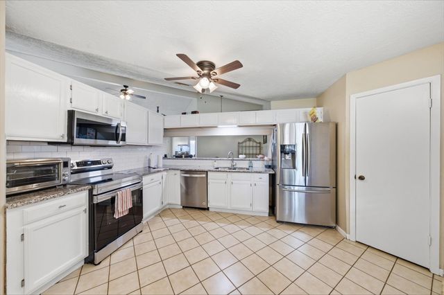 411 Forest Hills Drive, League City, TX 77573