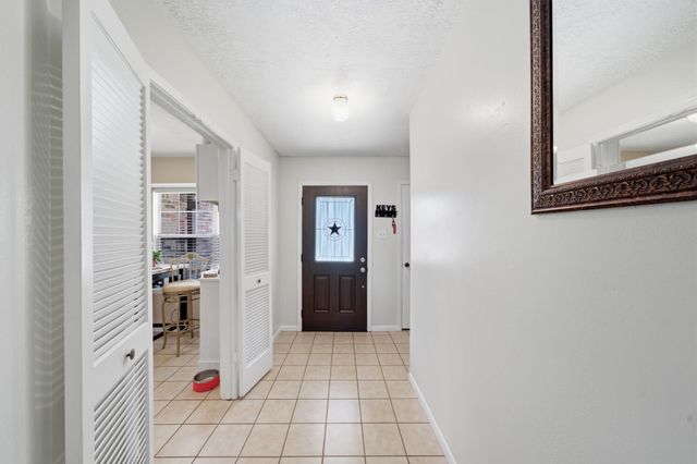 411 Forest Hills Drive, League City, TX 77573