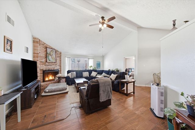 411 Forest Hills Drive, League City, TX 77573