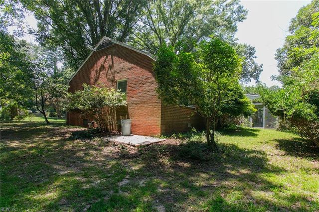 12 Beverly Hills DR, Newport News, VA 23606