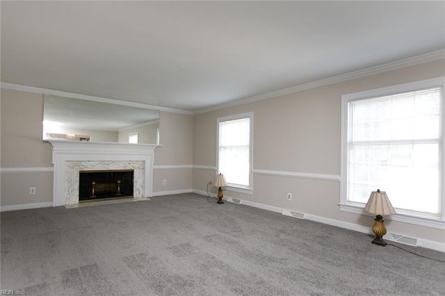 12 Beverly Hills DR, Newport News, VA 23606