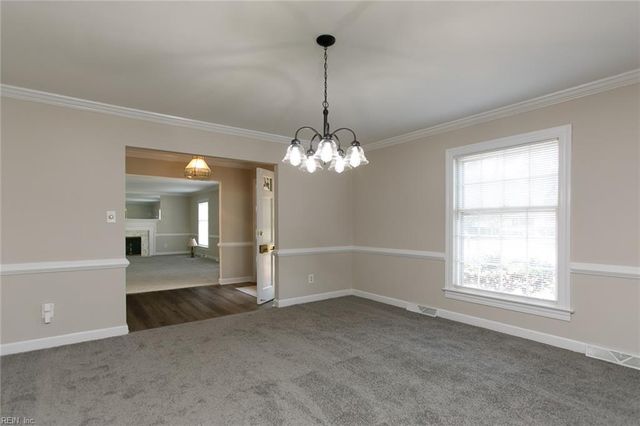 12 Beverly Hills DR, Newport News, VA 23606