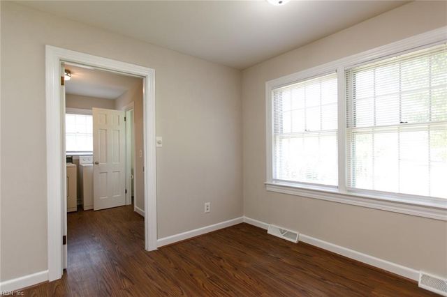 12 Beverly Hills DR, Newport News, VA 23606