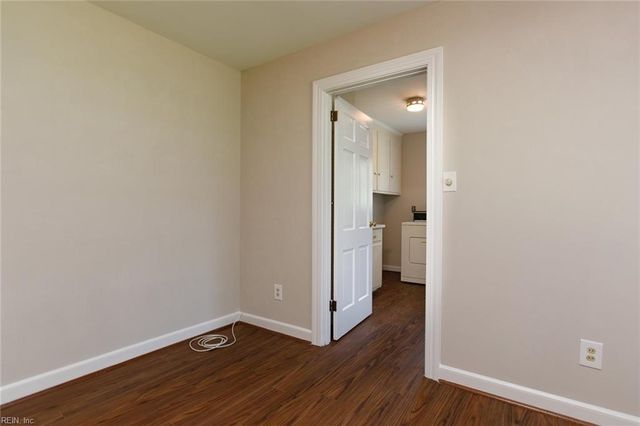 12 Beverly Hills DR, Newport News, VA 23606
