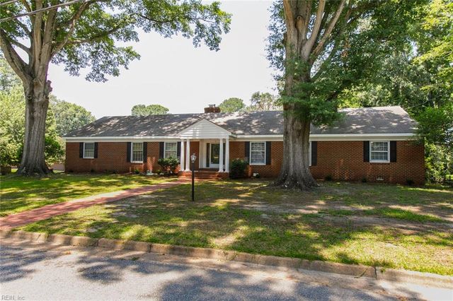 12 Beverly Hills DR, Newport News, VA 23606