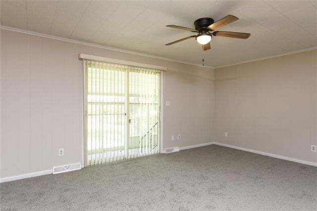 12 Beverly Hills DR, Newport News, VA 23606