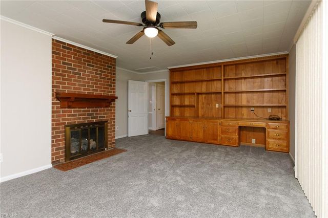 12 Beverly Hills DR, Newport News, VA 23606