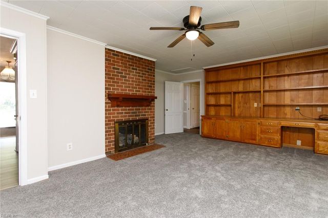12 Beverly Hills DR, Newport News, VA 23606