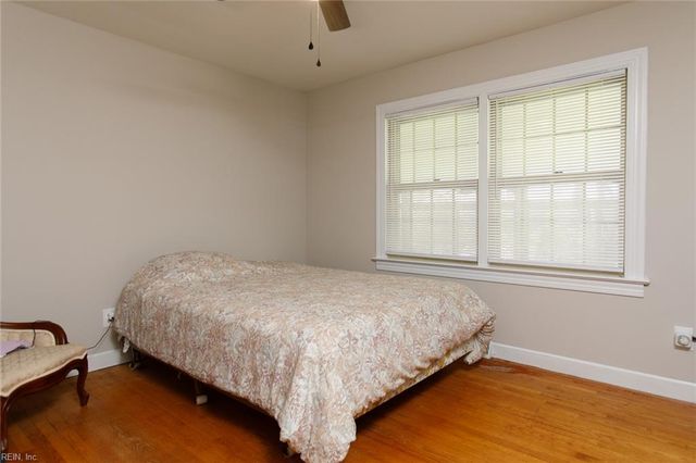 12 Beverly Hills DR, Newport News, VA 23606