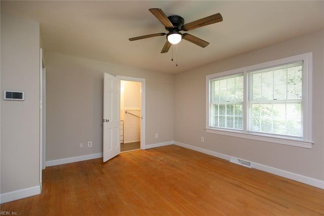 12 Beverly Hills DR, Newport News, VA 23606