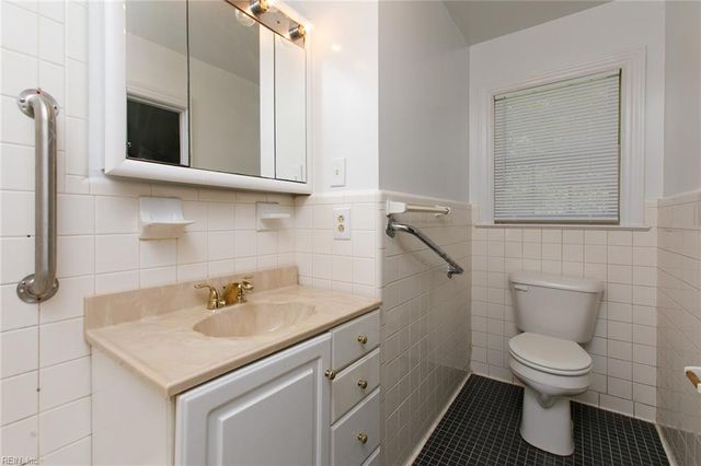 12 Beverly Hills DR, Newport News, VA 23606