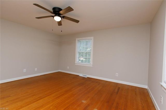 12 Beverly Hills DR, Newport News, VA 23606