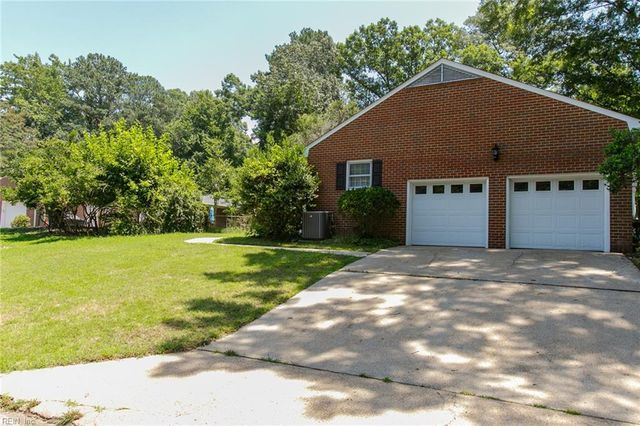 12 Beverly Hills DR, Newport News, VA 23606