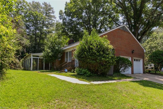 12 Beverly Hills DR, Newport News, VA 23606