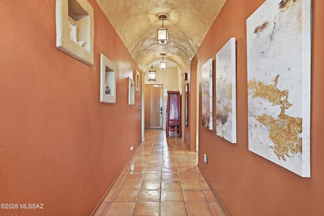 1061 N Mcelroy Place, Tucson, AZ 85745