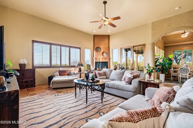 1061 N Mcelroy Place, Tucson, AZ 85745