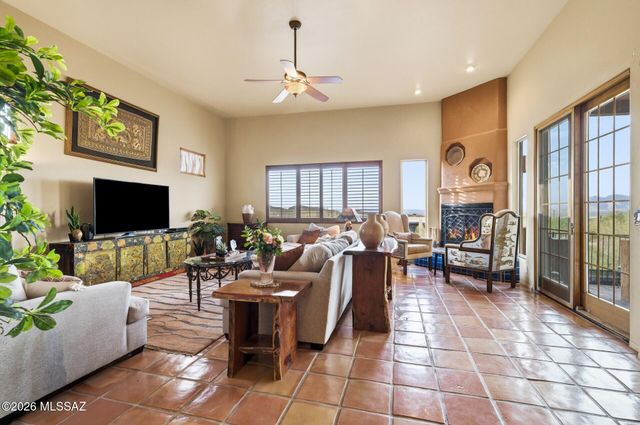 1061 N Mcelroy Place, Tucson, AZ 85745