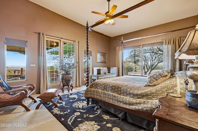 1061 N Mcelroy Place, Tucson, AZ 85745