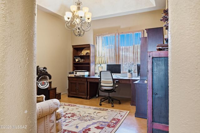 1061 N Mcelroy Place, Tucson, AZ 85745